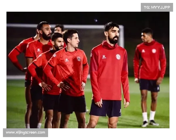 季后赛激战开启各队争锋冠军宝座谁将最终捧起奖杯成最大悬念